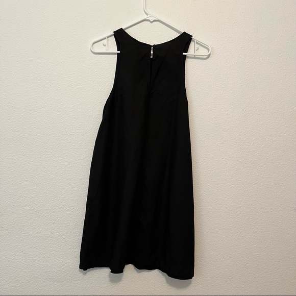 Aritzia Linen Shift Dress - Picture 2 of 11